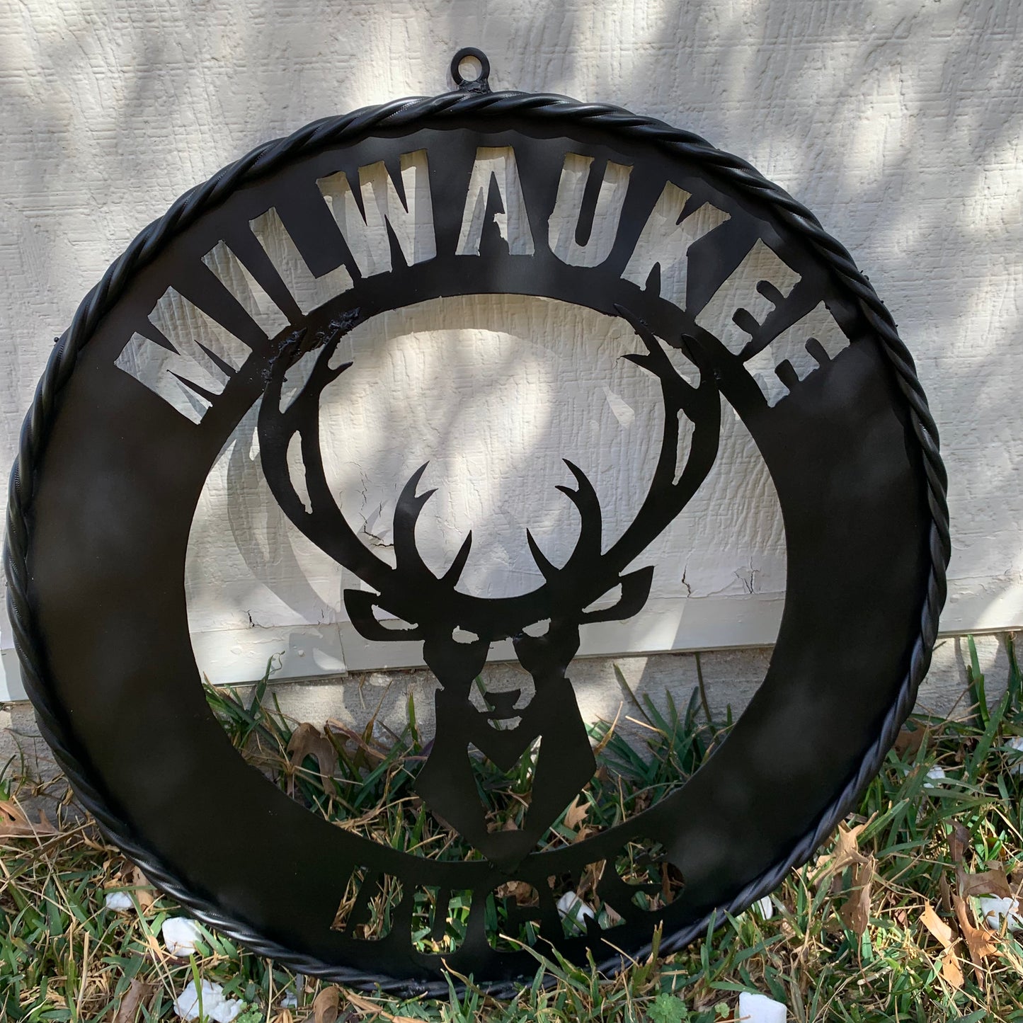 24" MILWAUKEE BUCKS BLACK METAL WIDE BAND DISC STYLE METAL CUSTOM VINTAGE CRAFT TEAM SPORTS SIGN HANDMADE