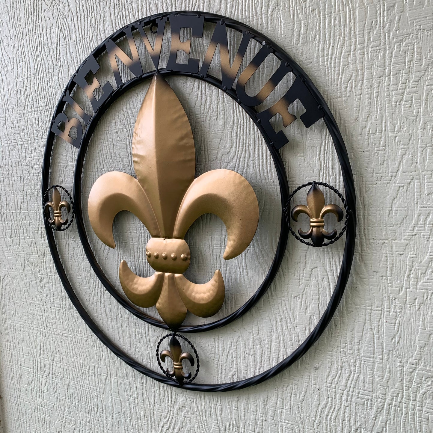 BIENVENUE FLEUR DE LIS METAL WALL ART WESTERN HOME DECOR RUSTIC GOLD & BLACK NEW #EH10258