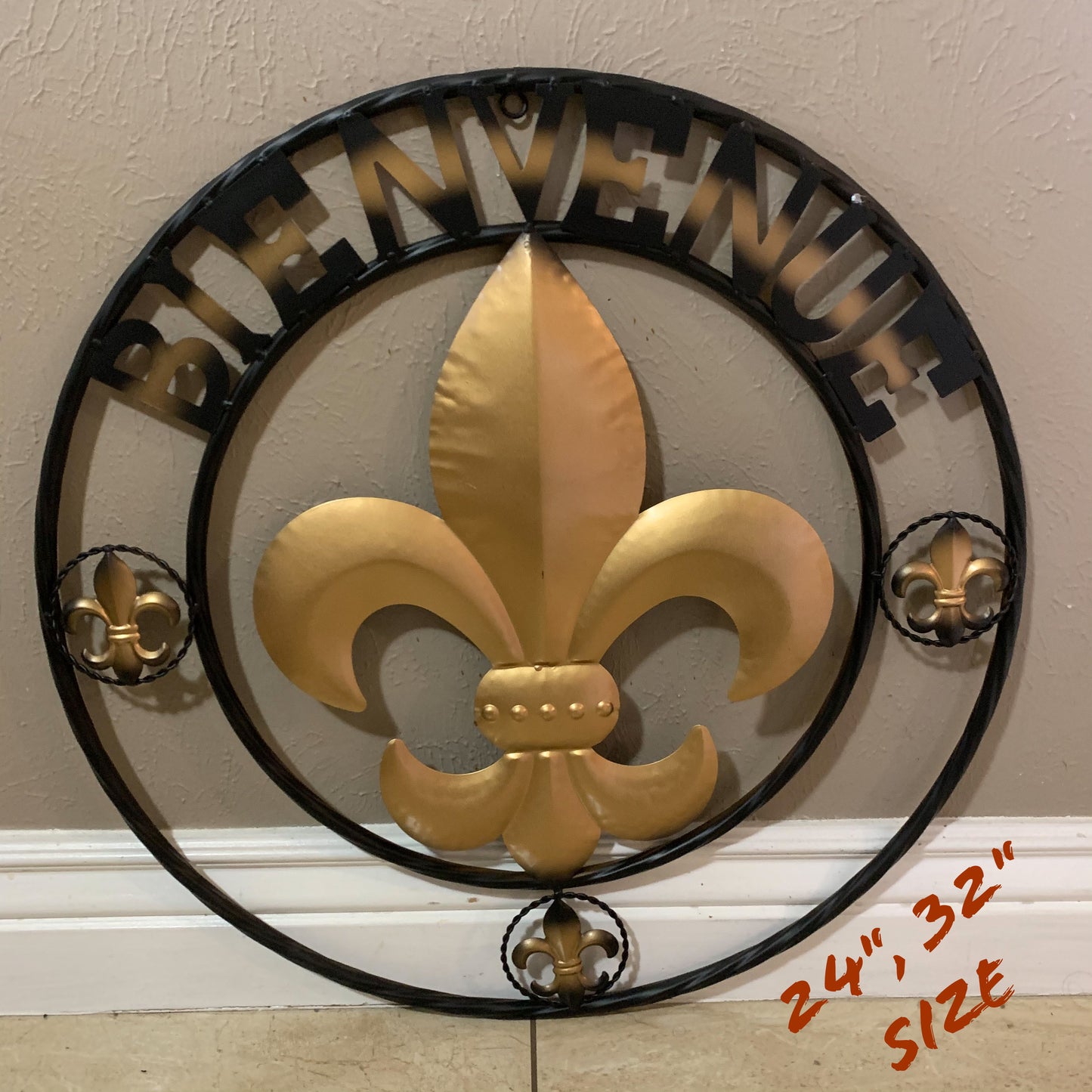 BIENVENUE FLEUR DE LIS METAL WALL ART WESTERN HOME DECOR RUSTIC GOLD & BLACK NEW #EH10258
