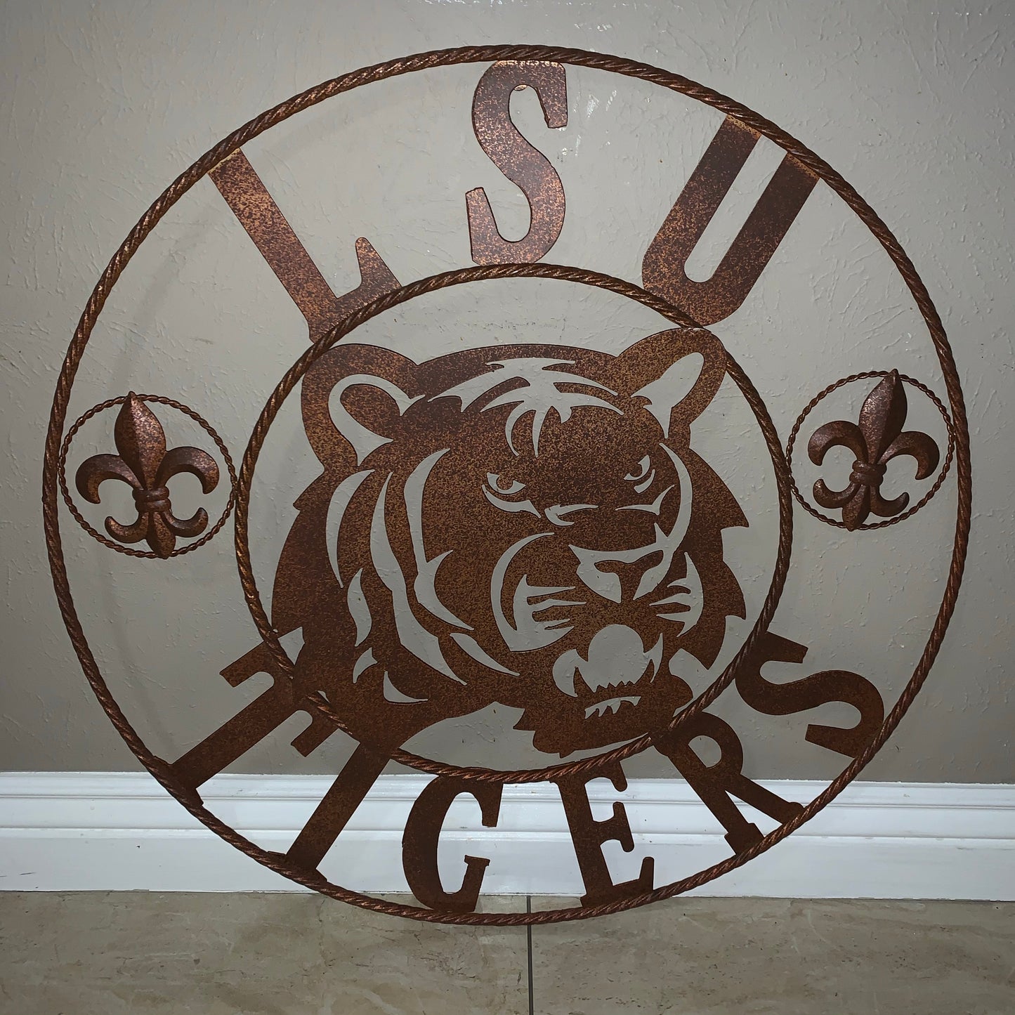 LSU TIGERS METAL CUSTOM VINTAGE CRAFT ART SIGN  WESTERN HOME DECOR 12,18",24",32",36"