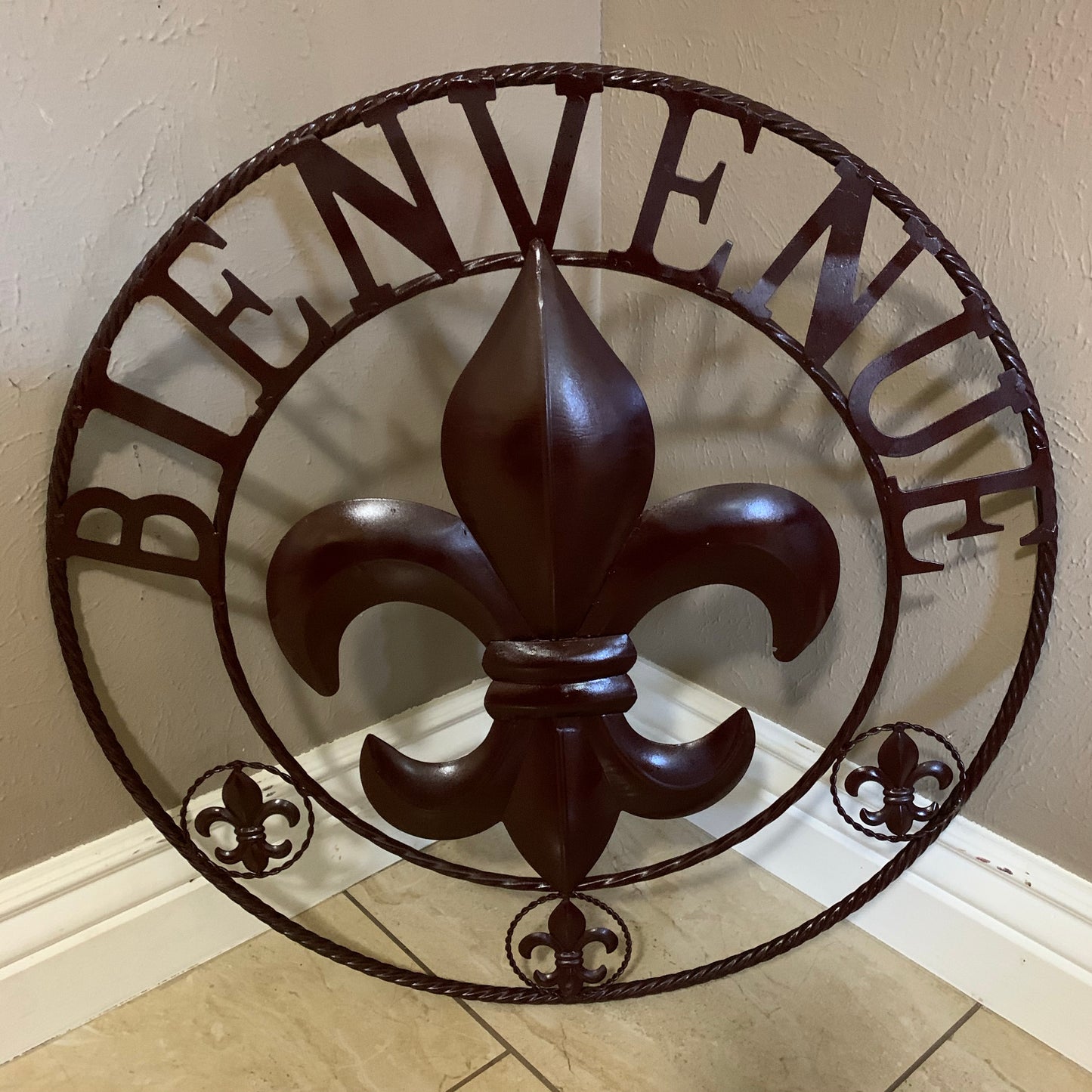 BIENVENUE FLEUR DE LIS GLOSSY BROWN METAL WALL ART WESTERN HOME DECOR NEW #EH10183