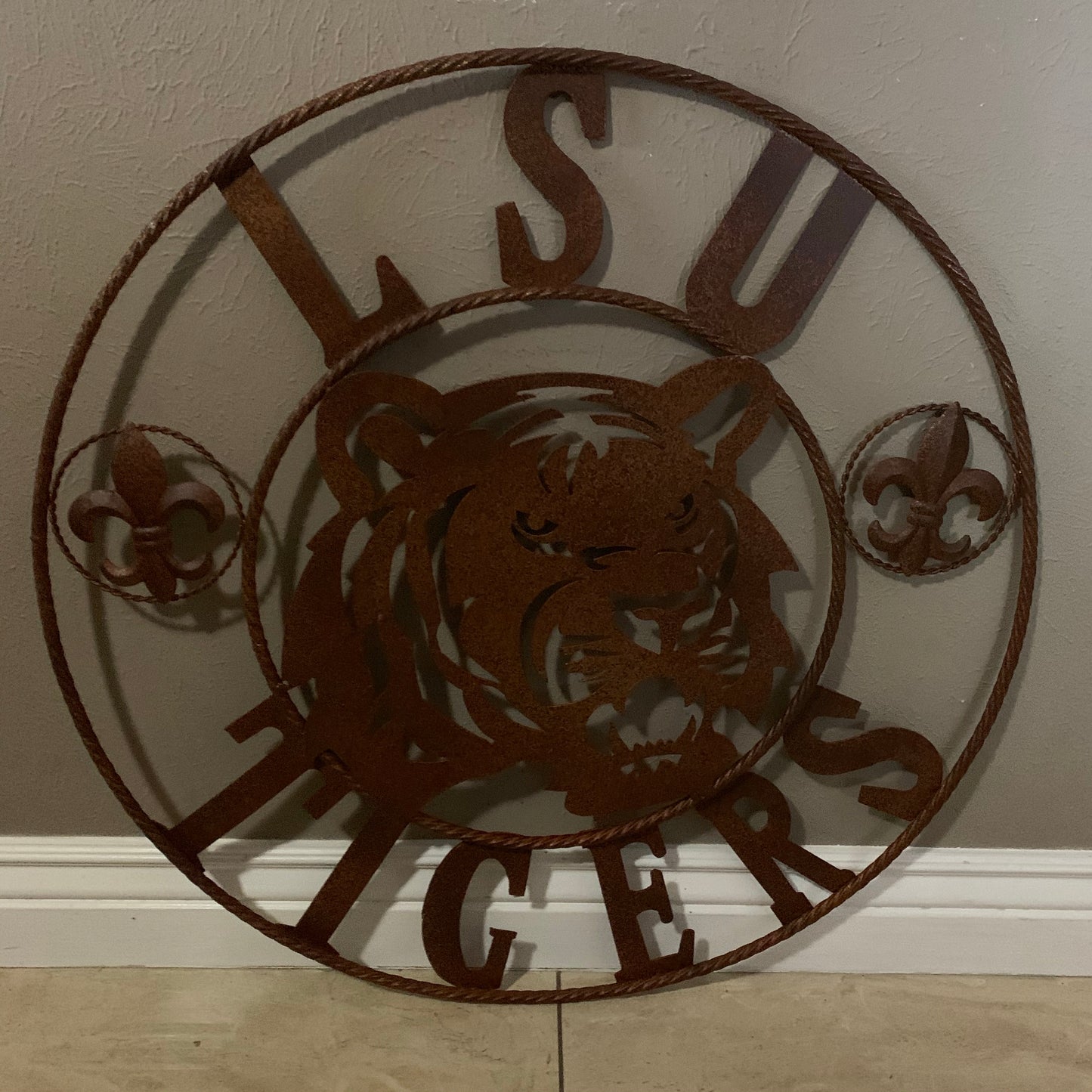 LSU TIGERS METAL CUSTOM VINTAGE CRAFT ART SIGN  WESTERN HOME DECOR 12,18",24",32",36"
