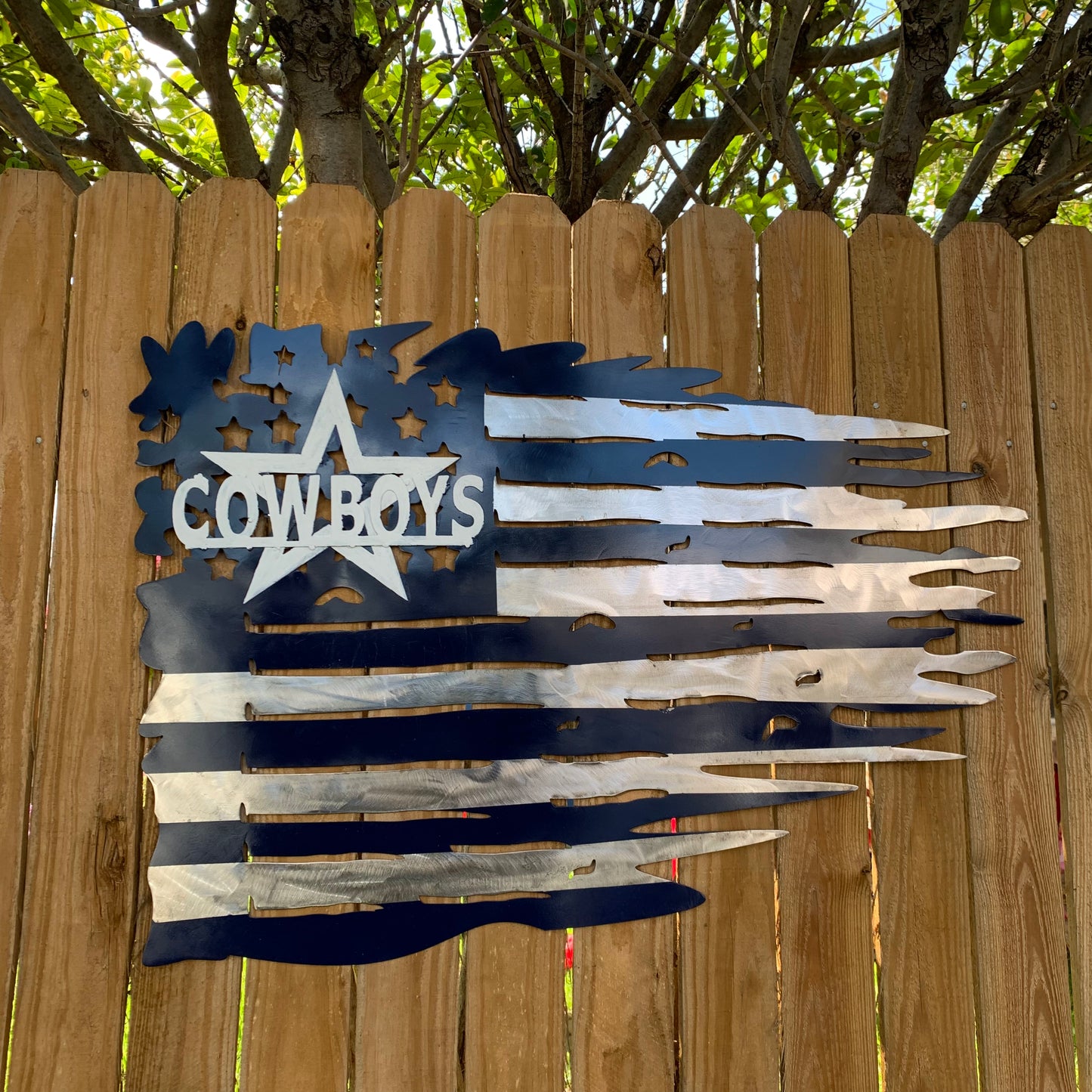 DALLAS COWBOYS METAL TATTERED FLAG NAVY BLUE, WHITE & SILVER CUSTOM VINTAGE CRAFT TEAM SIGN HANDMADE USA #EH11991