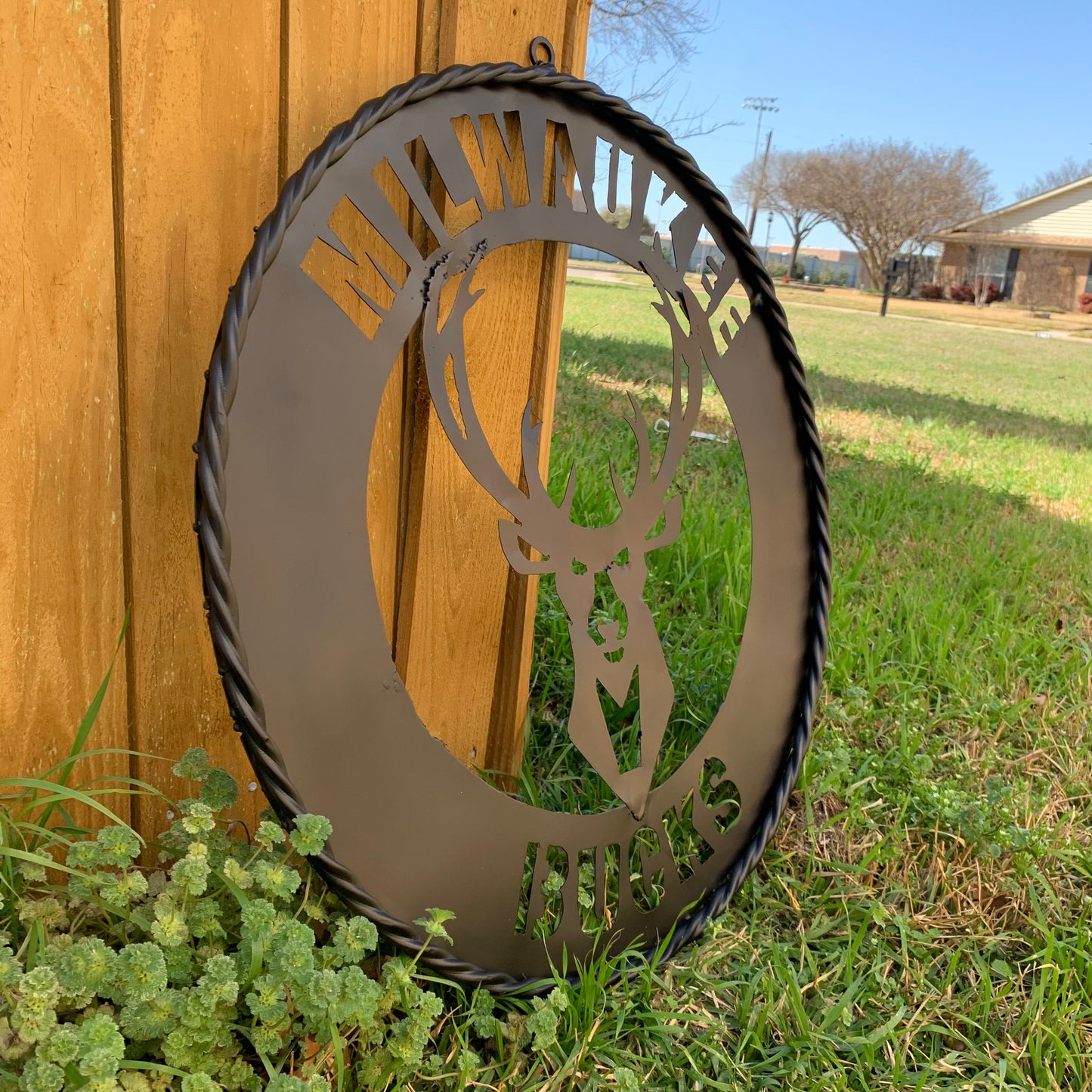 24" MILWAUKEE BUCKS BLACK METAL WIDE BAND DISC STYLE METAL CUSTOM VINTAGE CRAFT TEAM SPORTS SIGN HANDMADE