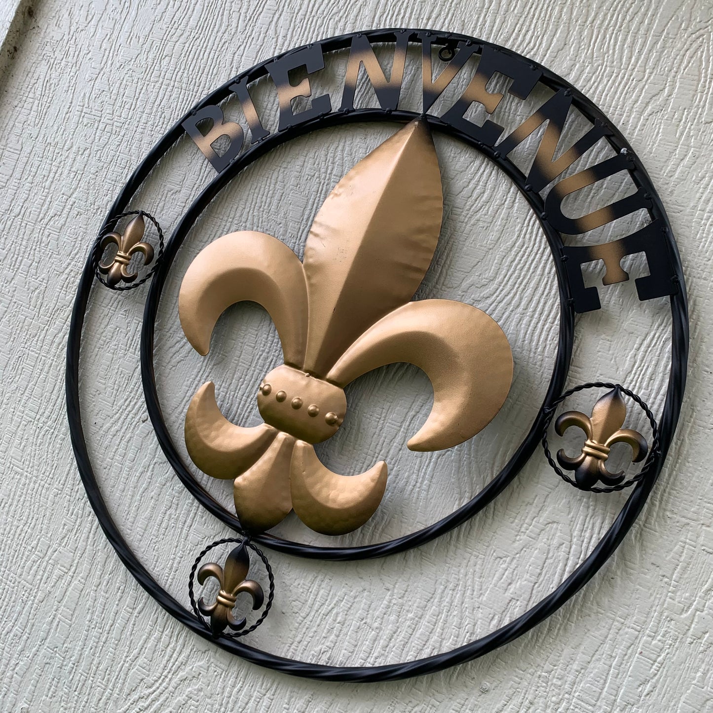 BIENVENUE FLEUR DE LIS METAL WALL ART WESTERN HOME DECOR RUSTIC GOLD & BLACK NEW #EH10258