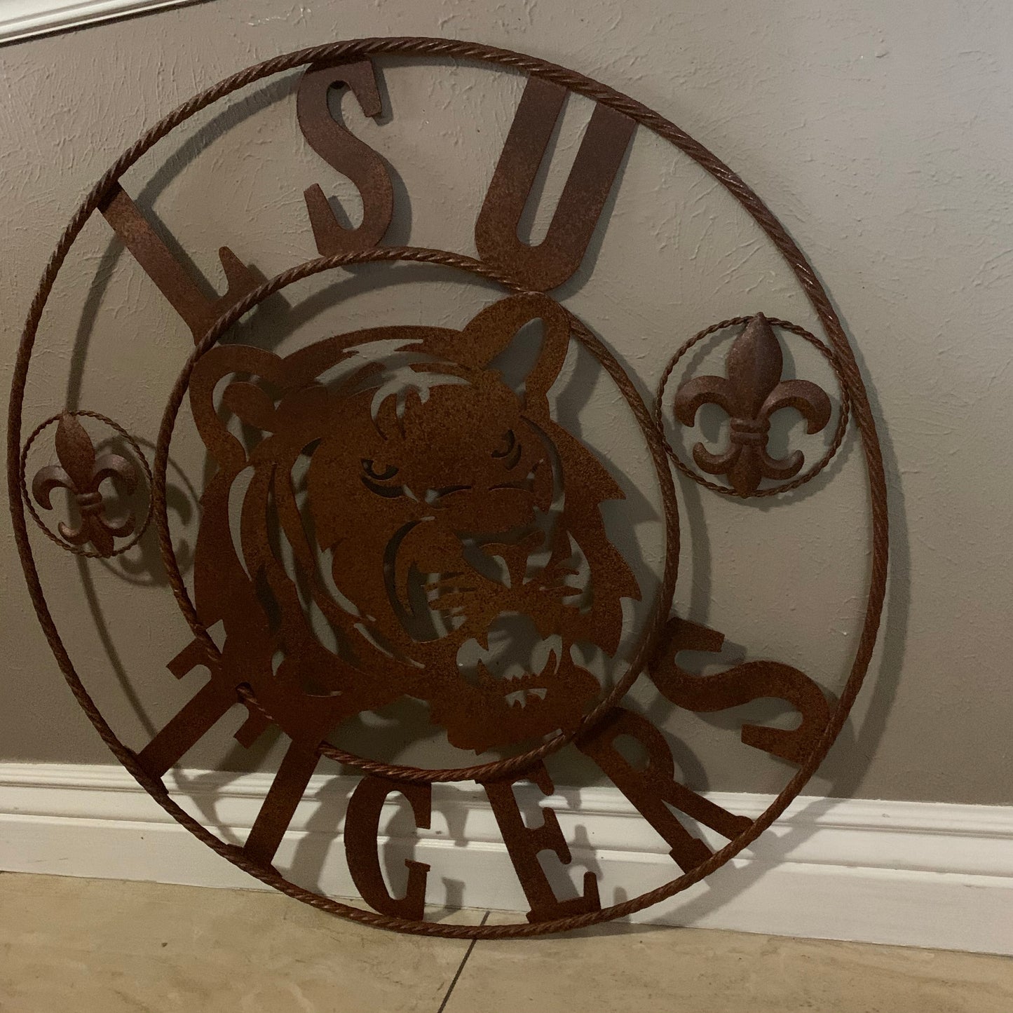 LSU TIGERS METAL CUSTOM VINTAGE CRAFT ART SIGN  WESTERN HOME DECOR 12,18",24",32",36"