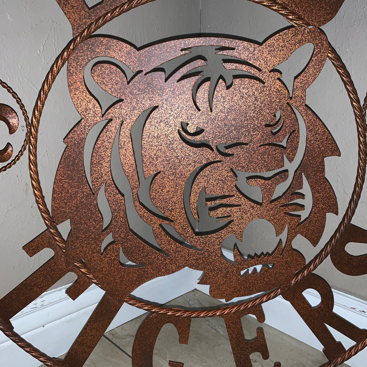 LSU TIGERS METAL CUSTOM VINTAGE CRAFT ART SIGN  WESTERN HOME DECOR 12,18",24",32",36"