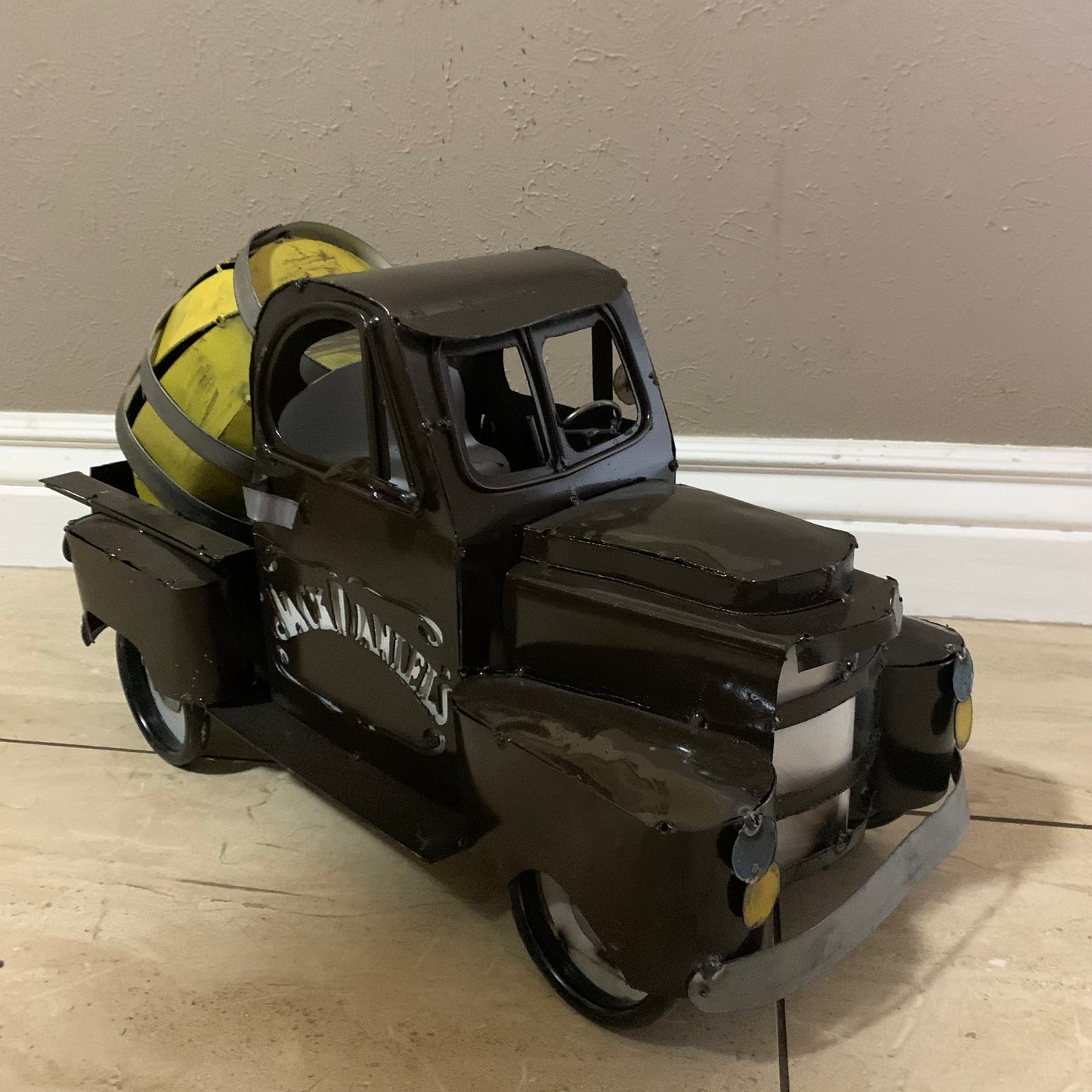 JACK DANIELS 20" PICKUP TRUCK METAL ART FIGURINE OUTDOOR & INDOOR GARDEN WESTERN HOME DECOR HANDMADE NEW 20"L x 10"W x 12" H #EH12536