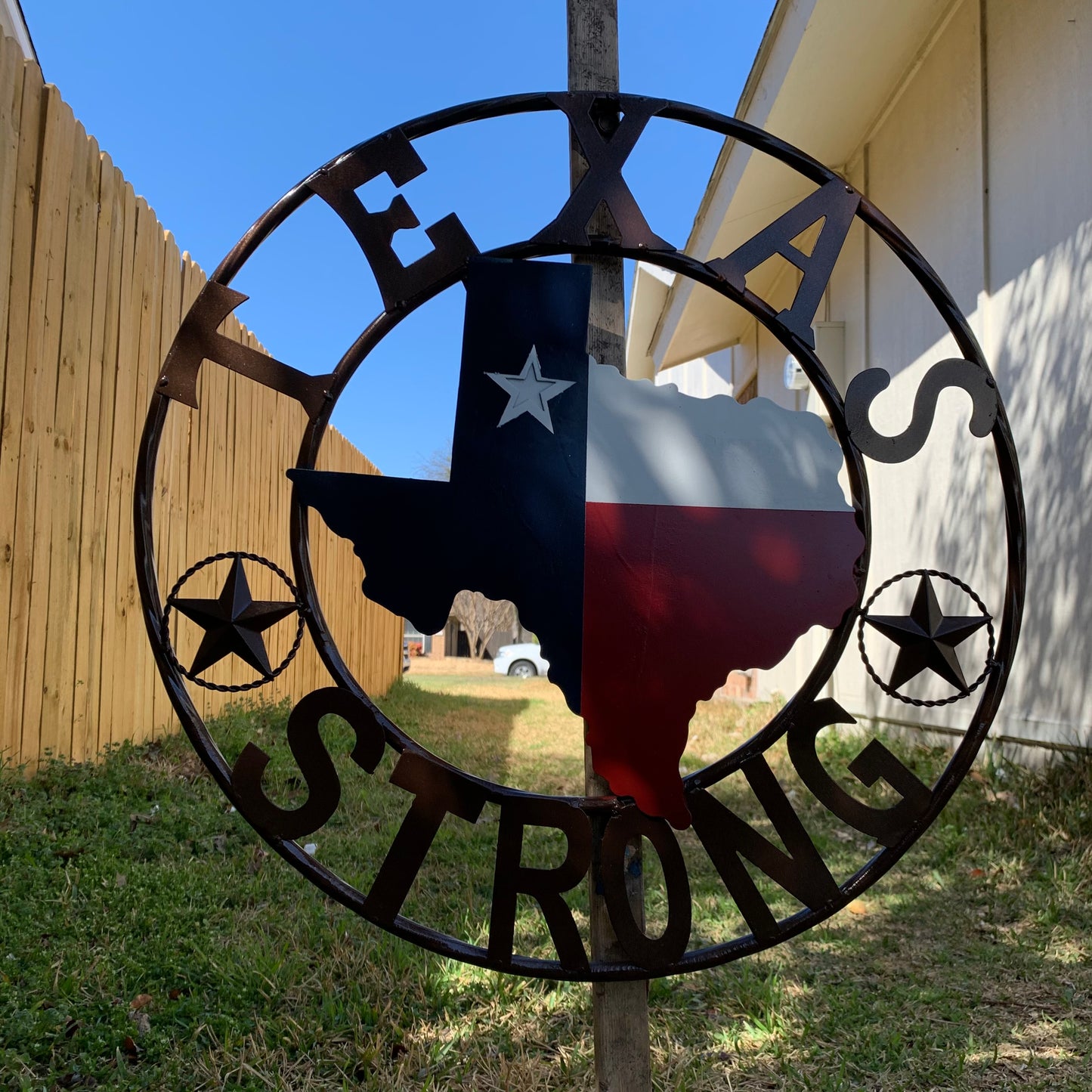 TEXAS STRONG SIGN METAL WALL ART WESTERN HOME DECOR RED WHITE BLUE WITH BRONZE RING HANDMADE #EH13212