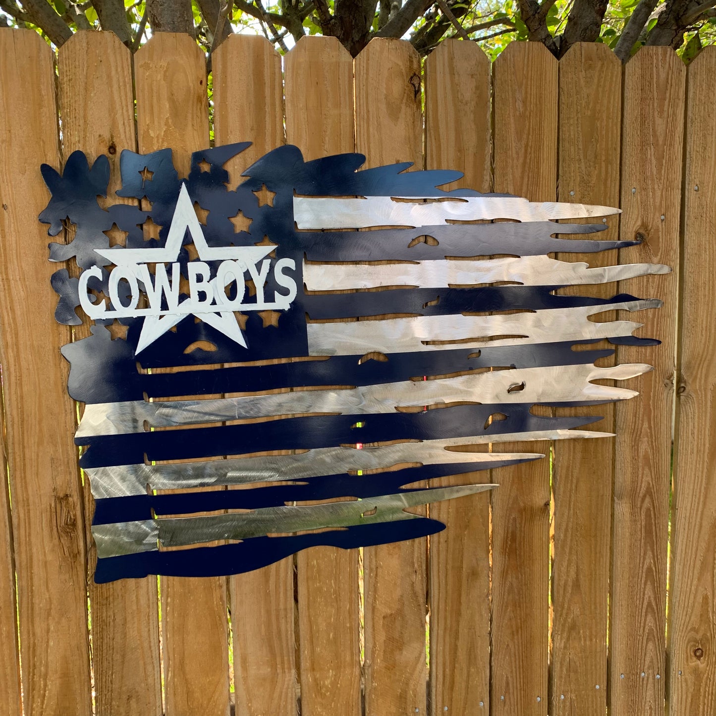 DALLAS COWBOYS METAL TATTERED FLAG NAVY BLUE, WHITE & SILVER CUSTOM VINTAGE CRAFT TEAM SIGN HANDMADE USA #EH11991
