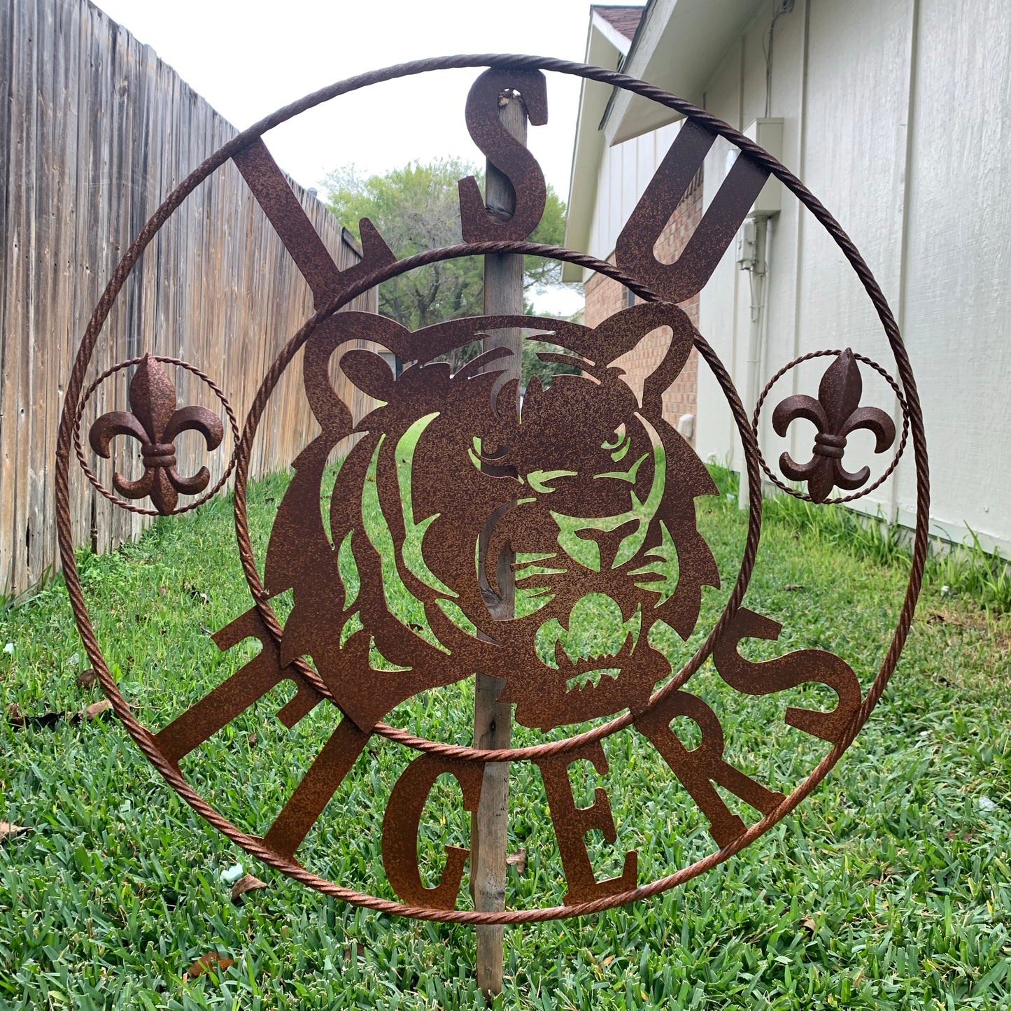 LSU TIGERS METAL CUSTOM VINTAGE CRAFT ART SIGN  WESTERN HOME DECOR 12,18",24",32",36"