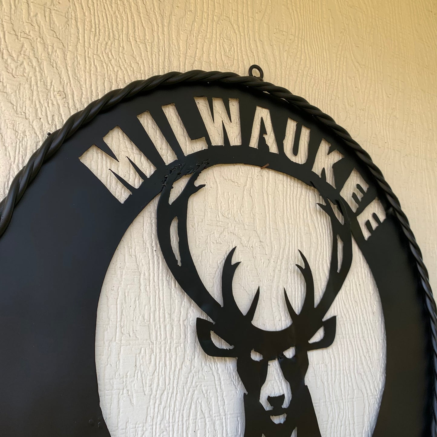 24" MILWAUKEE BUCKS BLACK METAL WIDE BAND DISC STYLE METAL CUSTOM VINTAGE CRAFT TEAM SPORTS SIGN HANDMADE