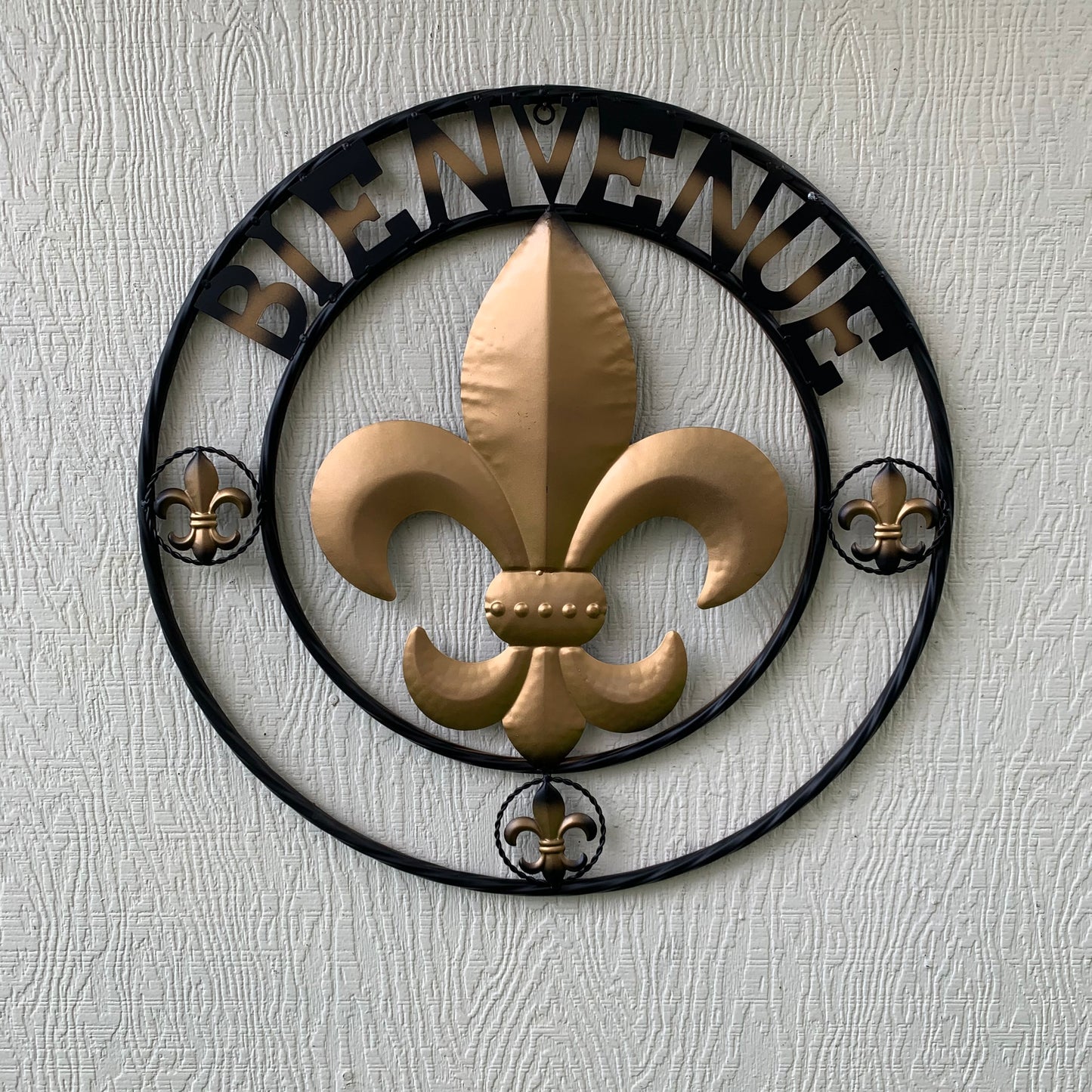 BIENVENUE FLEUR DE LIS METAL WALL ART WESTERN HOME DECOR RUSTIC GOLD & BLACK NEW #EH10258