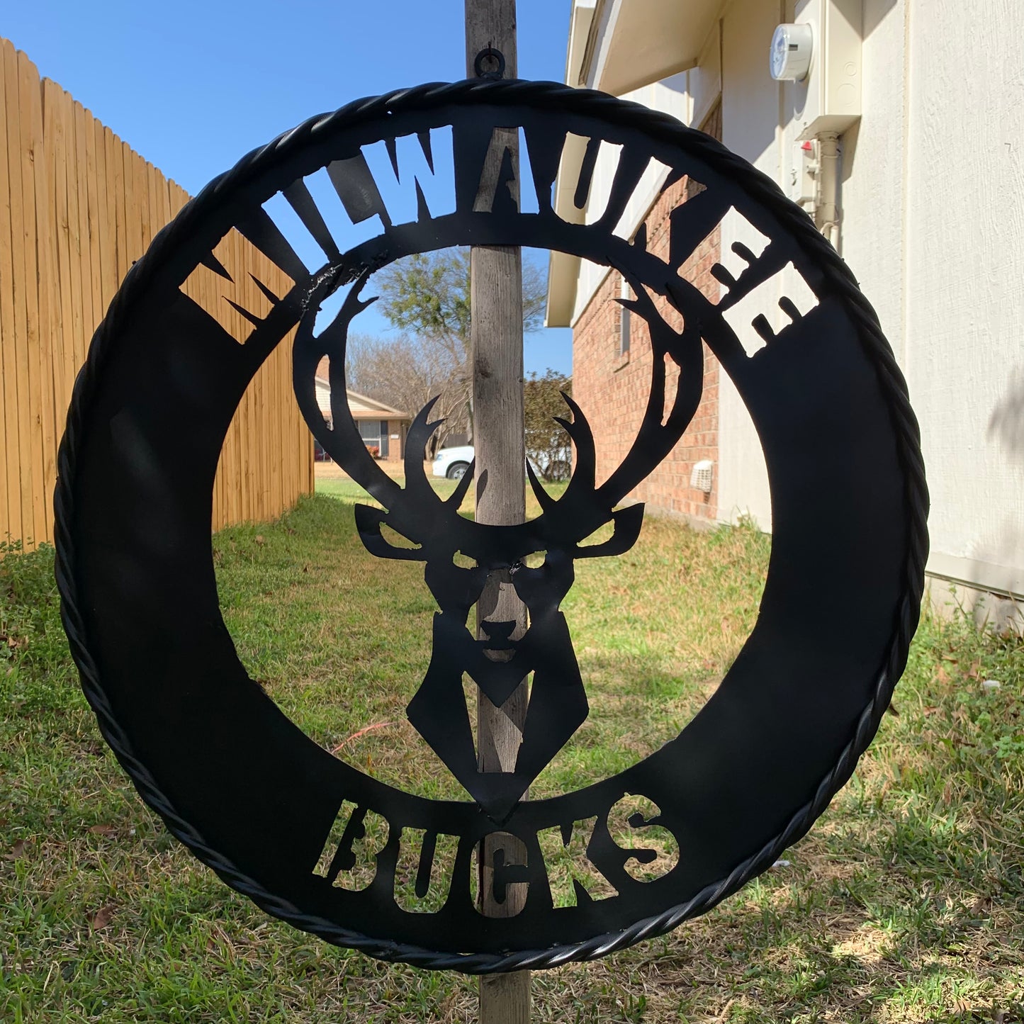 24" MILWAUKEE BUCKS BLACK METAL WIDE BAND DISC STYLE METAL CUSTOM VINTAGE CRAFT TEAM SPORTS SIGN HANDMADE