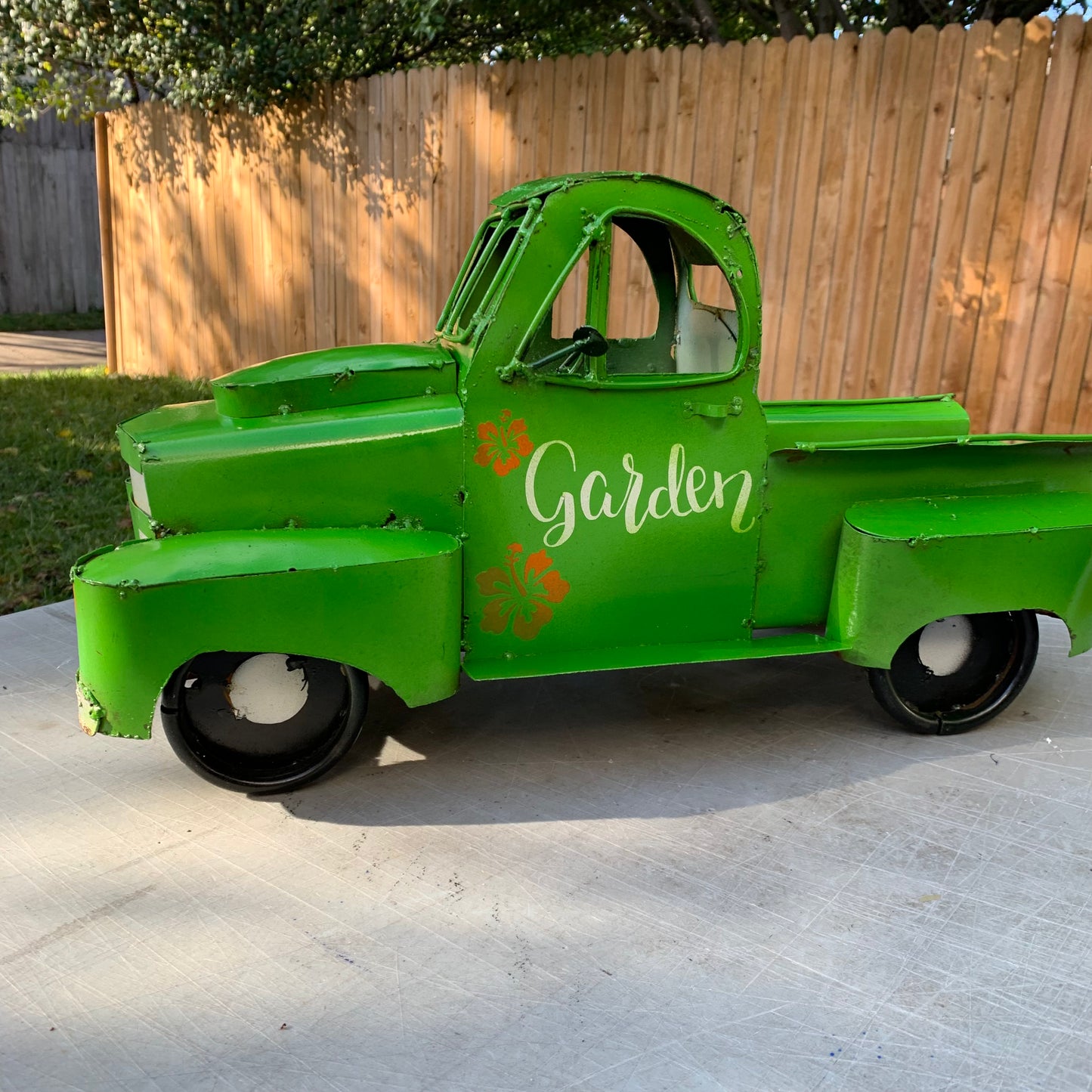 GARDEN GREEN 20" PICKUP TRUCK METAL ART GARDEN FIGURINE OUTDOOR & INDOOR GARDEN WESTERN HOME DECOR HANDMADE NEW SIZE 20"L x 10"W x 12" H #EH12523