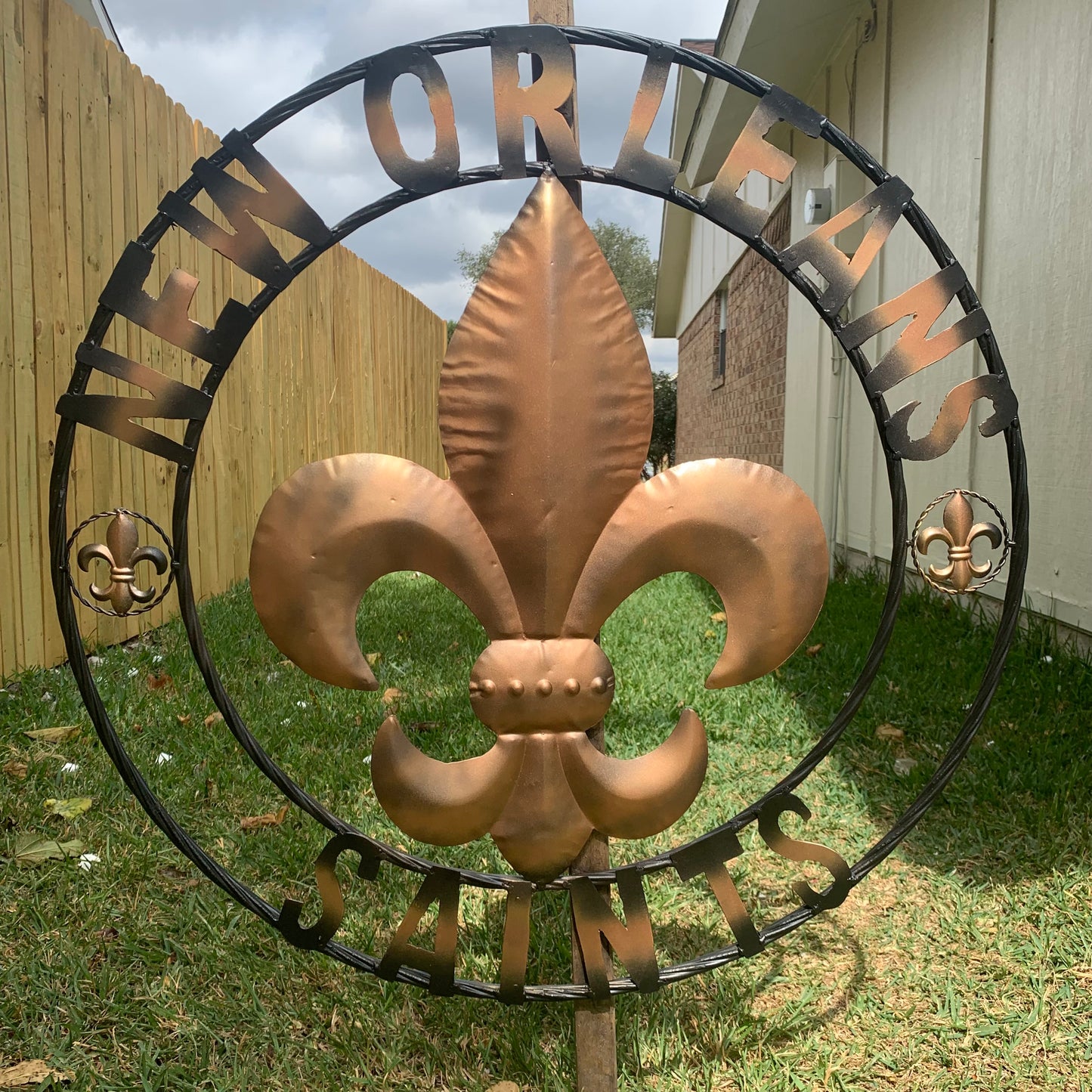NEW ORLEANS SAINTS METAL SIGN WALL ART WESTERN HOME DECOR GOLD & BLACK HANDMADE #EH10272