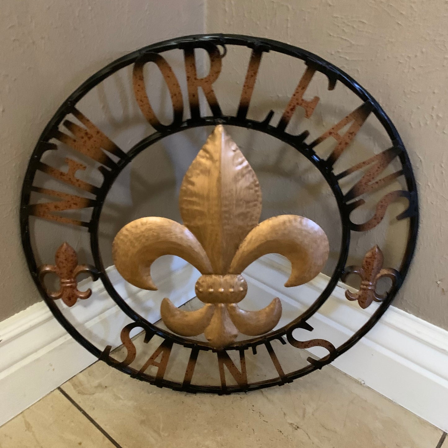 NEW ORLEANS SAINTS METAL SIGN WALL ART WESTERN HOME DECOR GOLD & BLACK HANDMADE #EH10272