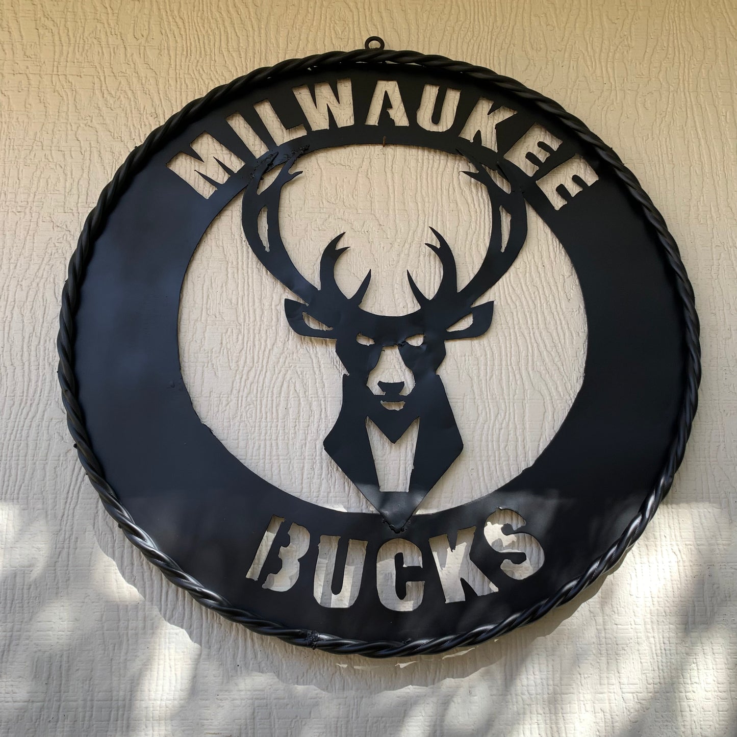24" MILWAUKEE BUCKS BLACK METAL WIDE BAND DISC STYLE METAL CUSTOM VINTAGE CRAFT TEAM SPORTS SIGN HANDMADE